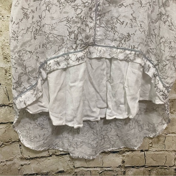 Mystree White Gray Printed Hi Low Tank Top - Picture 3 of 6